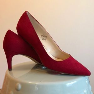 🍁 Nine West faux suede pointed toe EUC